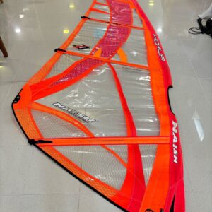 Vela windsurf usada Naish Hokua 4.3m